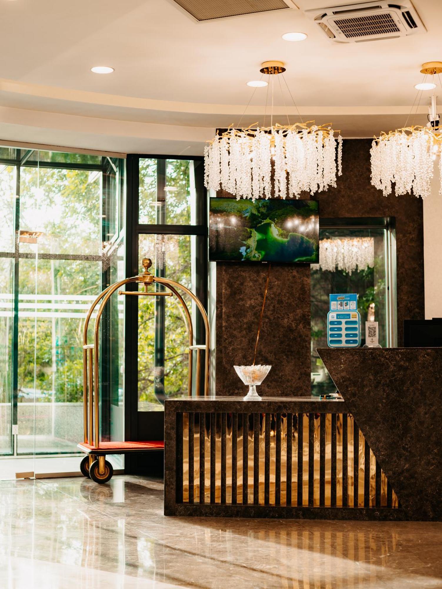 Grand Mildom Hotel Almaty Eksteriør bilde